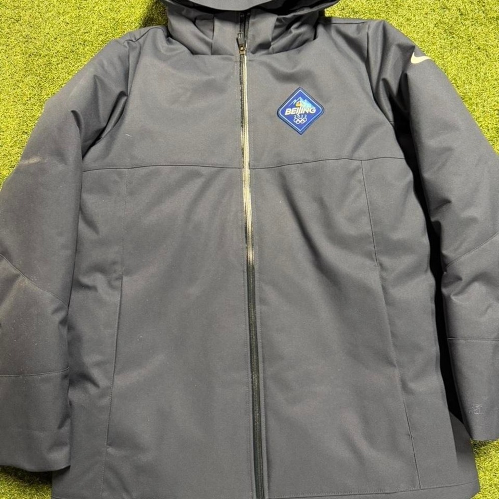 Nike‎ Beijing 2022 Winter Olympics grey jacket #winterolympics #athleticwear